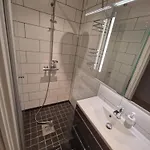 Vakantiehuis Spacious With 3 Bedrooms, 2 Bathrooms And Sauna In 220m2 *
