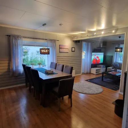 Spacious With 3 Bedrooms, 2 Bathrooms And Sauna In 220m2 * Vadsø