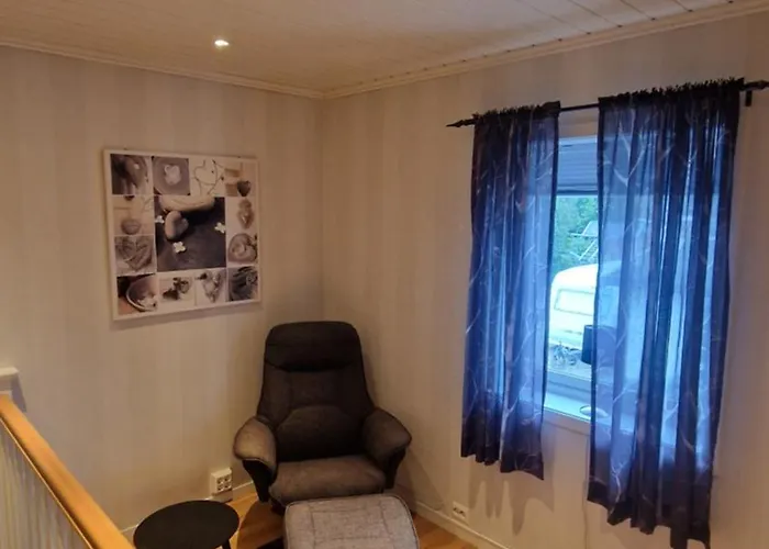 Spacious With 3 Bedrooms, 2 Bathrooms And Sauna In 220m2 Σπίτι διακοπών Vadsø