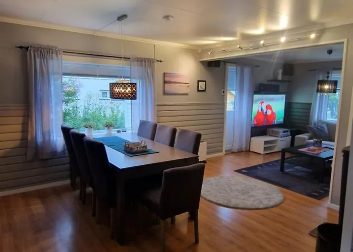 Spacious With 3 Bedrooms, 2 Bathrooms And Sauna In 220m2 * Vadsø